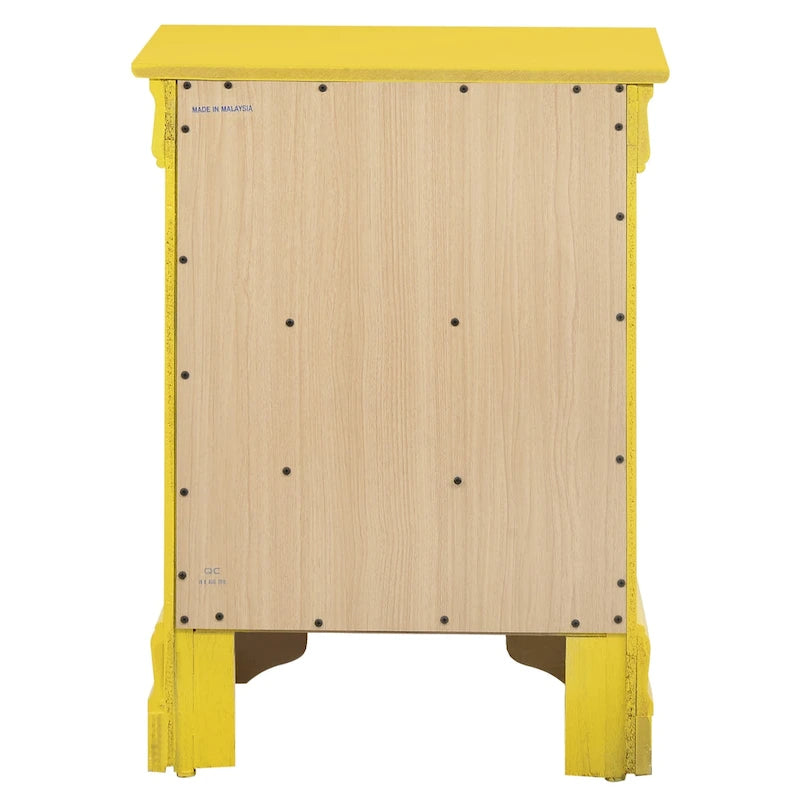 Table de chevet à 3 tiroirs (73,7 cm H x 53,3 cm L x 40,6 cm P)
